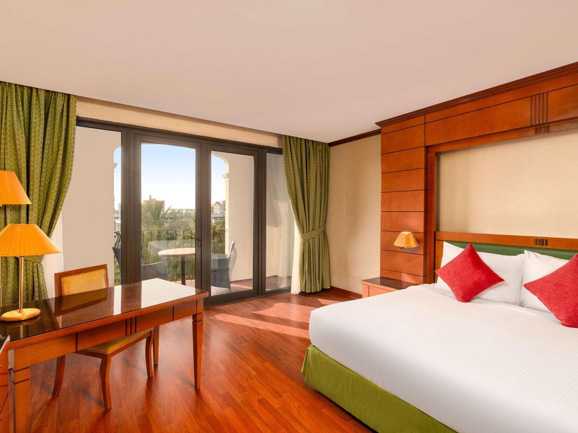 Move Hotel 4*